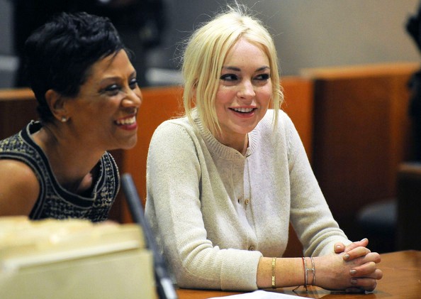 Lindsay Lohan Berisiko Balik ke Bui akibat Kasus Ganda